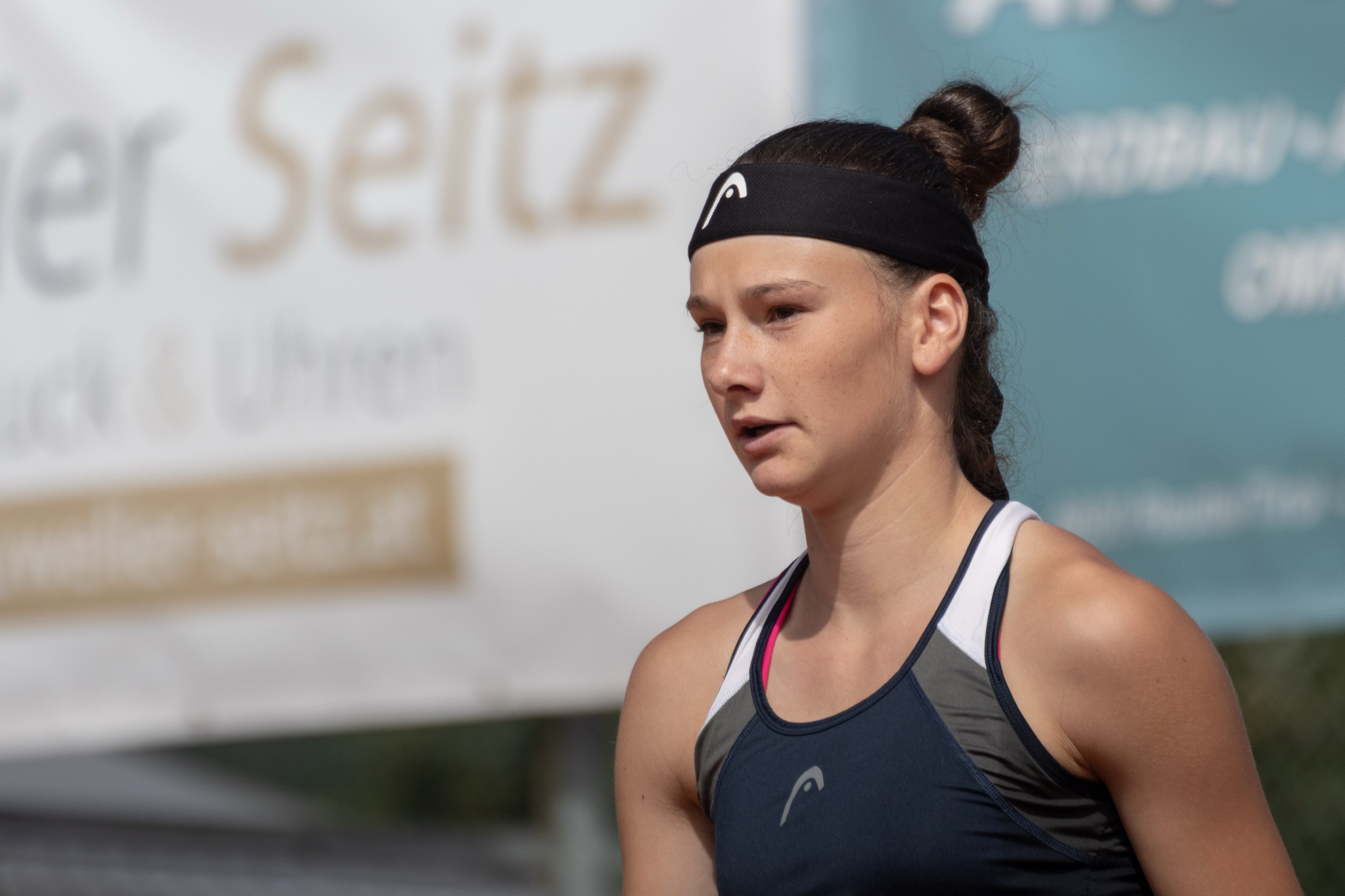Portrait von Zoe Kägi auf dem Platz